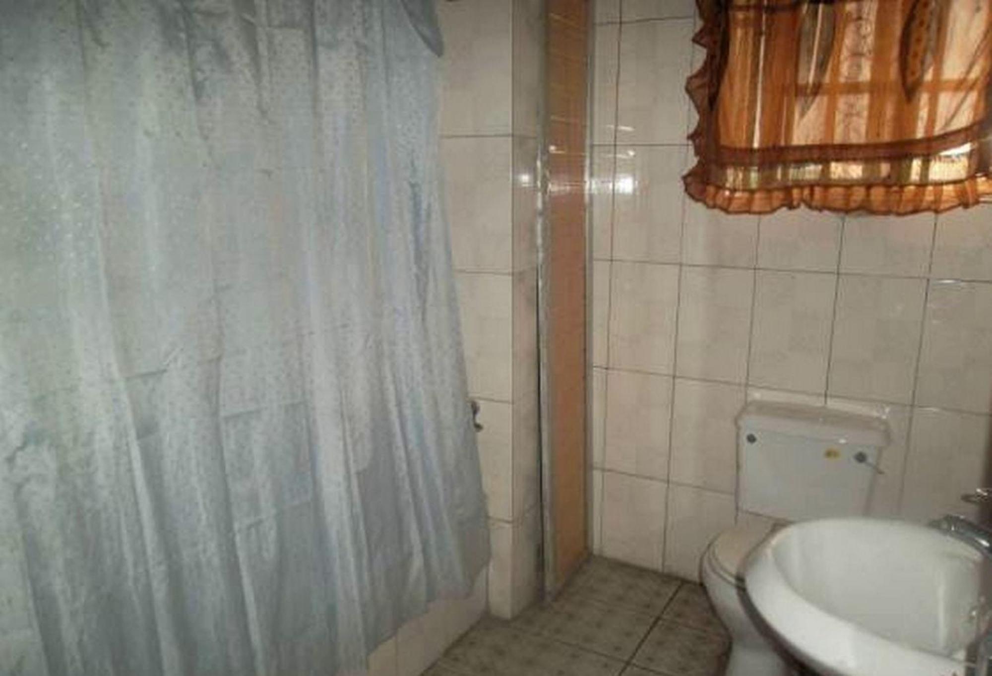 Room in Lodge - Clen-phil Hotels And Suite Port Harcourt Buitenkant foto